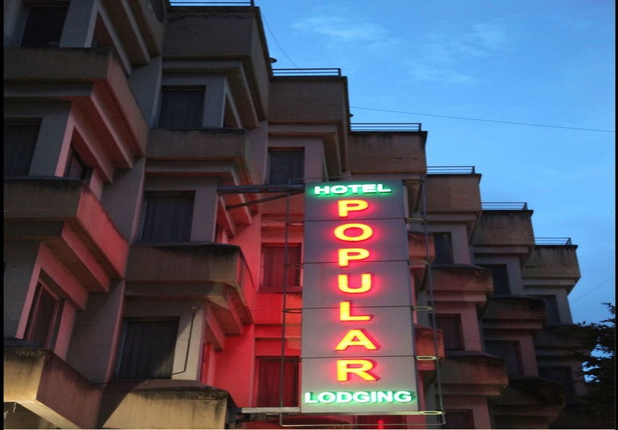 Popular Hotel Pune Luaran gambar